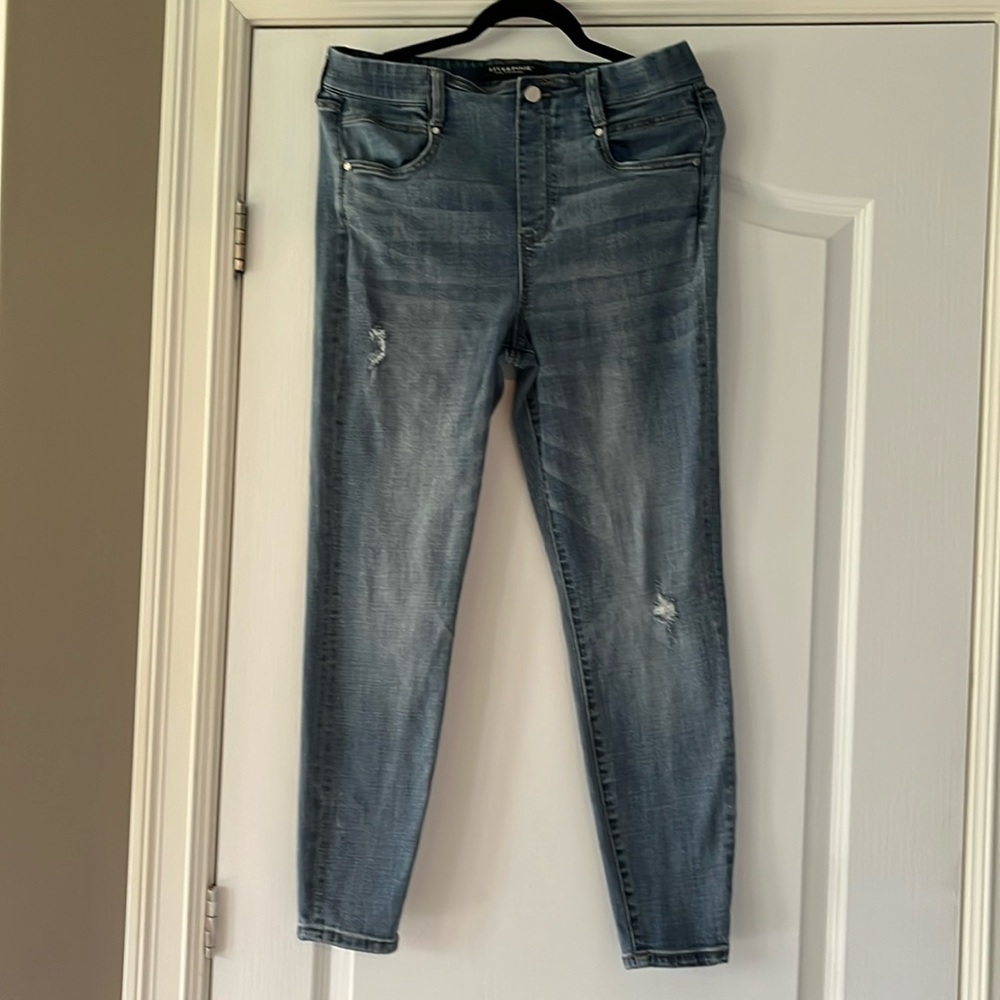 Liverpool 12/31 ankle skinny slightly distressed jeans